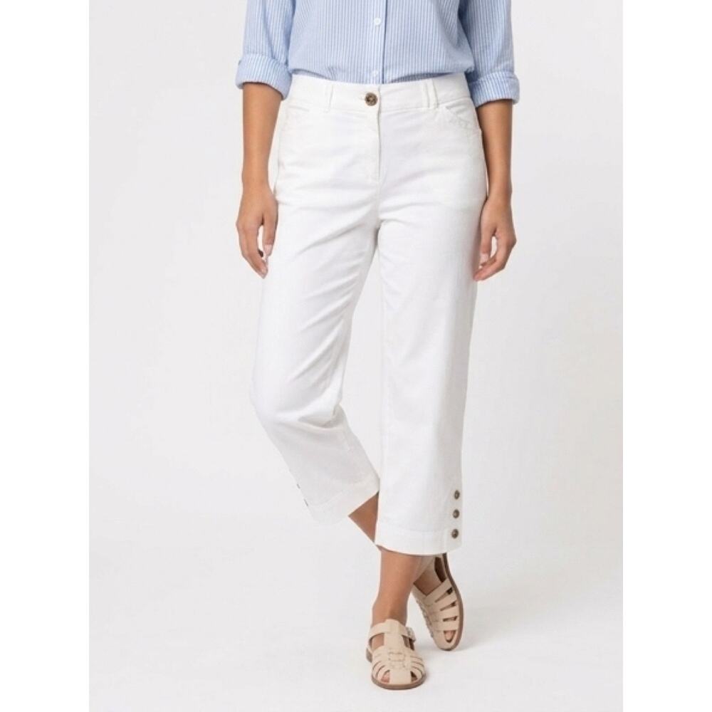 White Cotton capri pants, Charter Club, size 12 button accents